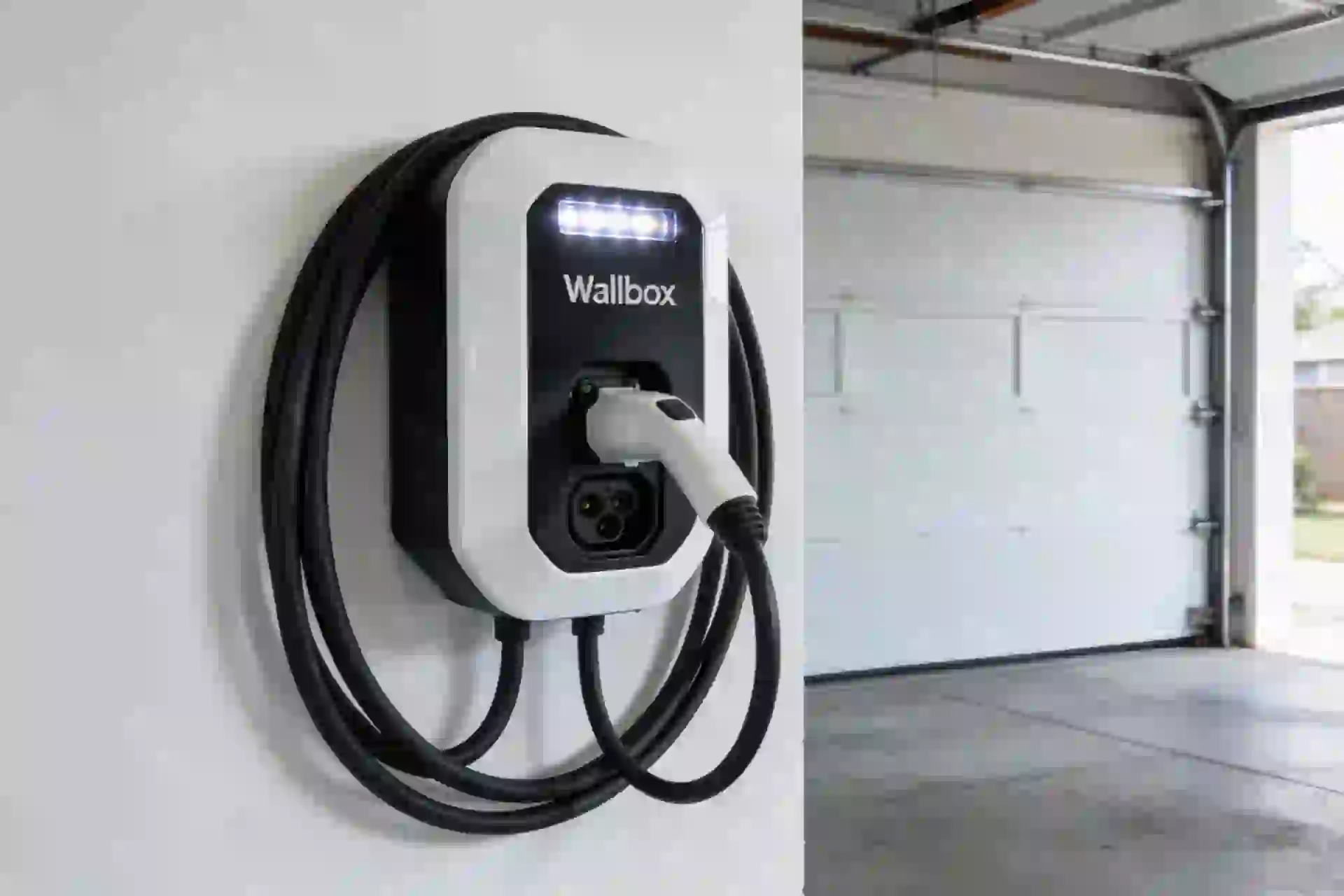 Installation borne de recharge à Charbonnières-les-Bains